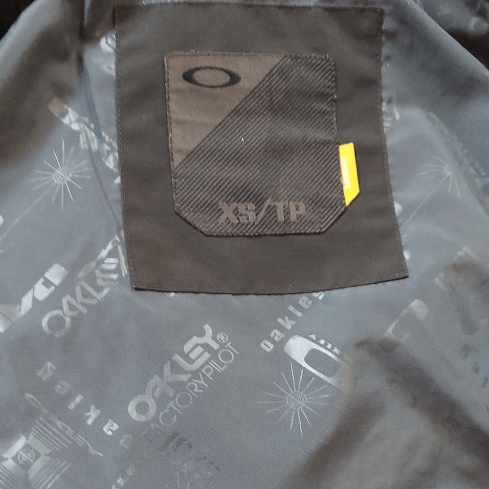 Oakley Women's Black Puffer Jacket with Fur Trim - Picture 2 of 11